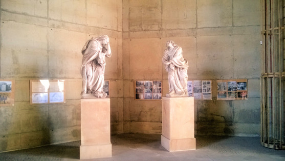 Vnitřní vybavení altánu Reinerovy fresky