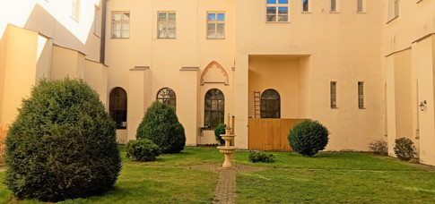 Rajský dvůr u kostela svatého Michala v Olomouci