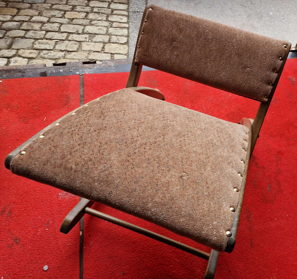 Thumbnail: Bein Schaukelstuhl 