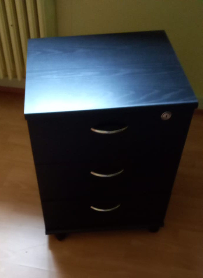 Thumbnail: Schreibtischset : Tisch,Stuhl & Rollcontainer 