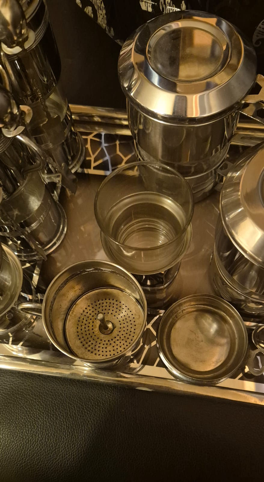 Miniaturbild: Kaffee-Set mit 8 Phin-Filtern, Gläsern 