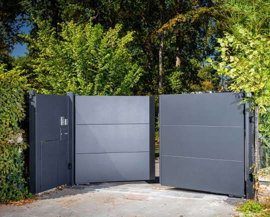 Miniature : Portail aluminium Horizon sur mesure double battants gris anthracite 7016