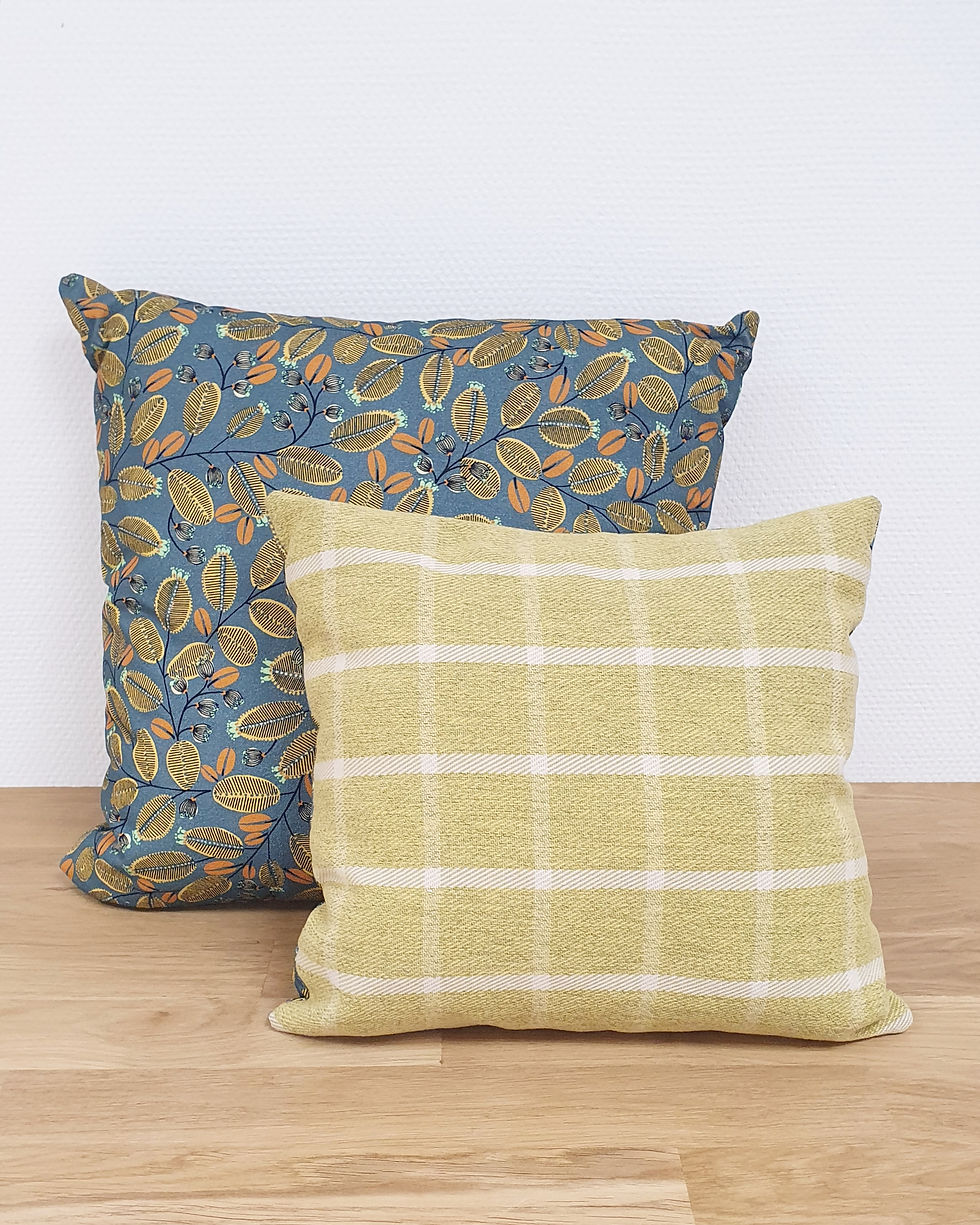 Miniature : coussin jaune carreaux