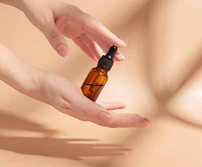 dropper-bottle-with-beauty-serum-female-hands-skin-care-treatment-dayly-routine-healthy-sk