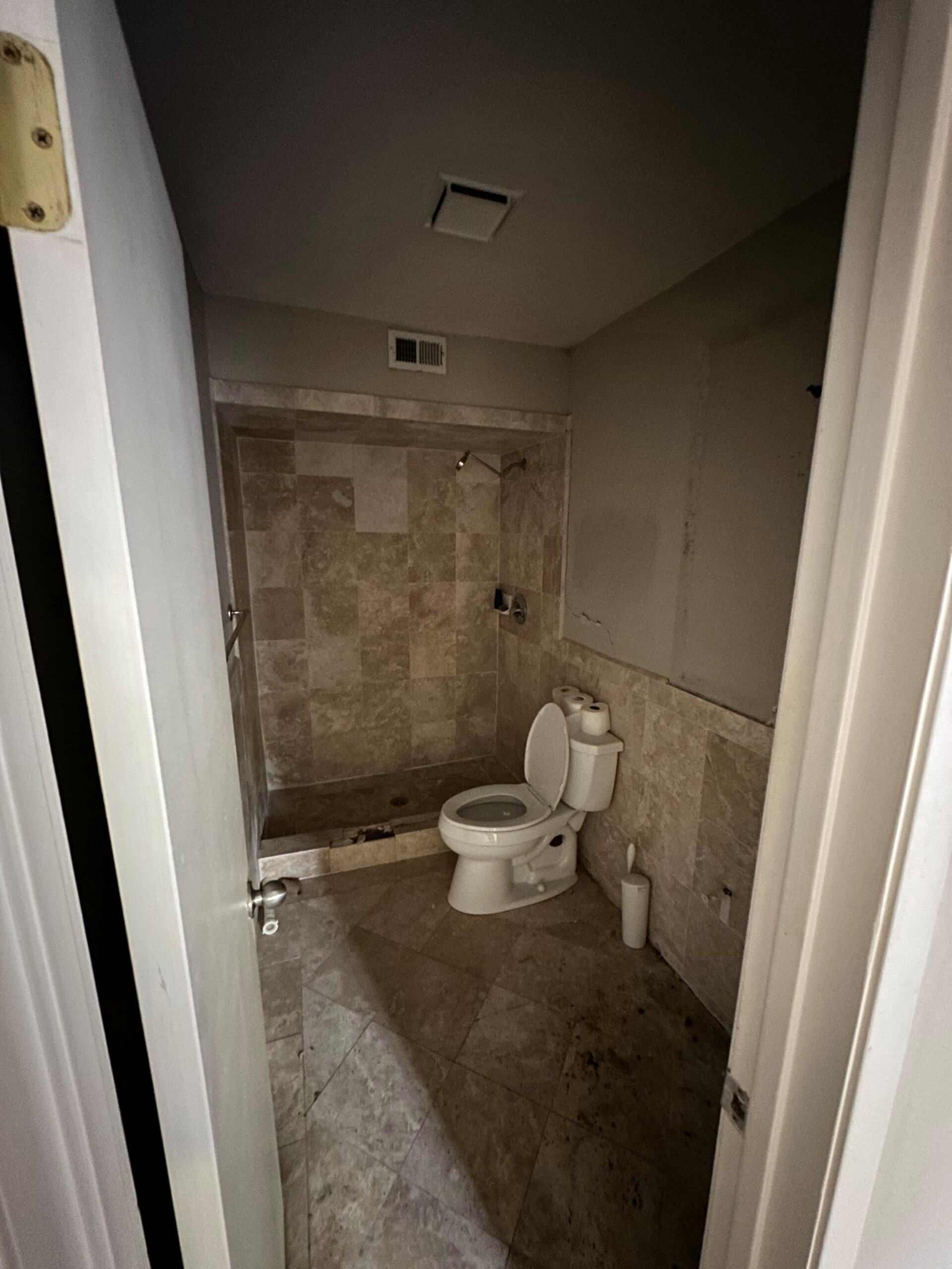 Dallas condo before renovation, photo 2