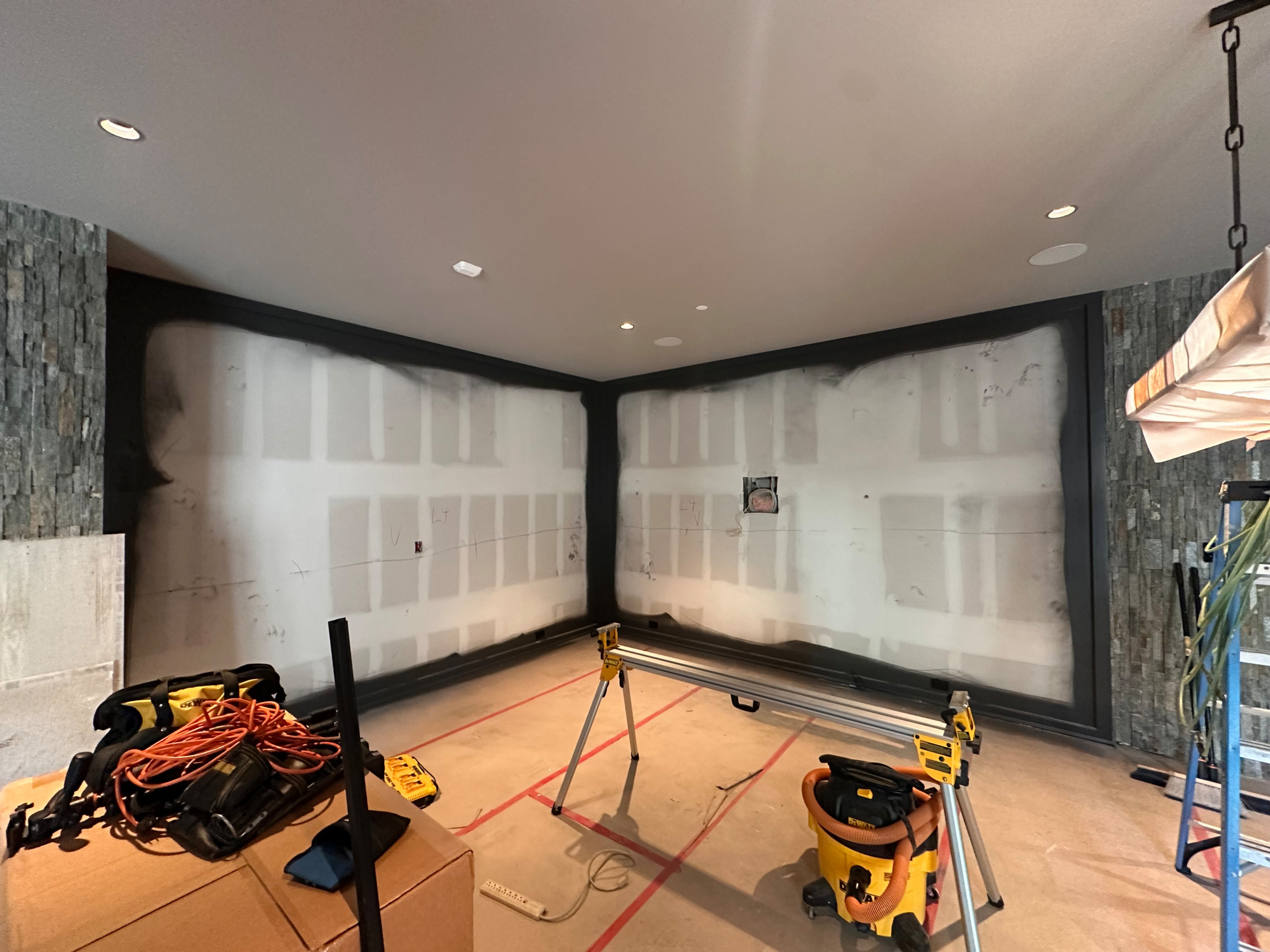 Acoustic fabric wall system installation, photo 4