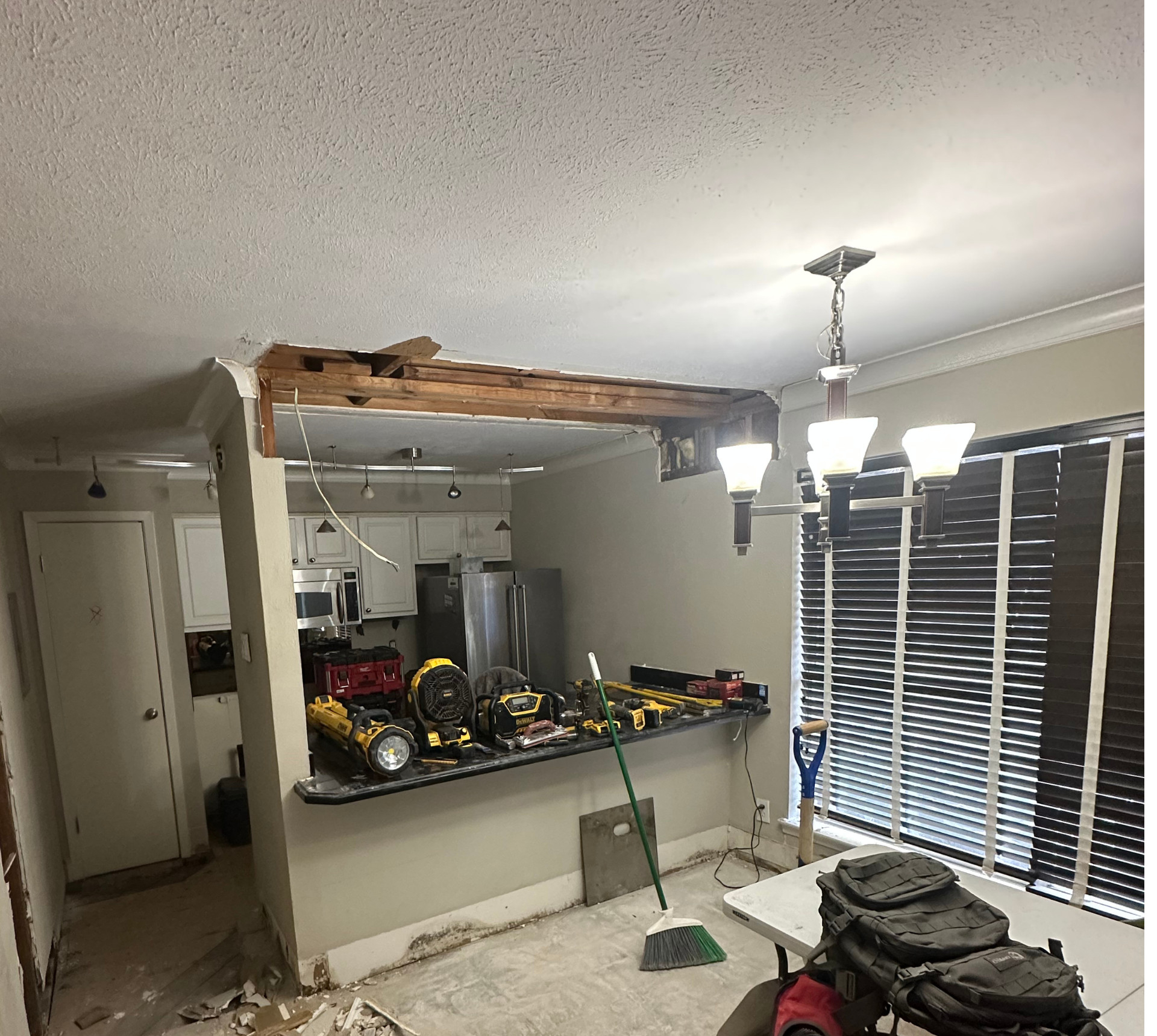 Dallas condo before renovation, photo 1