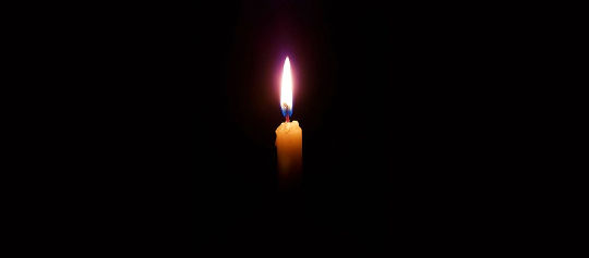 Image : A burning candle