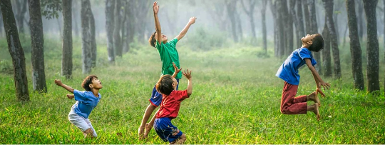 Kids playing.