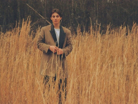Ryley Tate Gets Emotional In "Like I Love You"