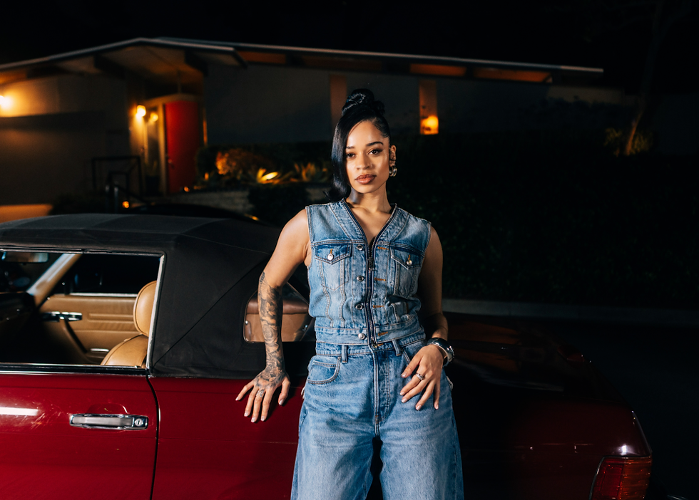 Ella Mai Reimagines 'Waiting To Exhale' With "Might Just"