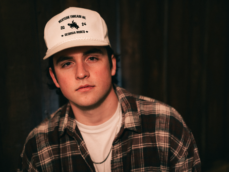 Vincent Mason Sets 2025 In Motion With Heartfelt Ballad “Waitin’ On You To Wear Off”
