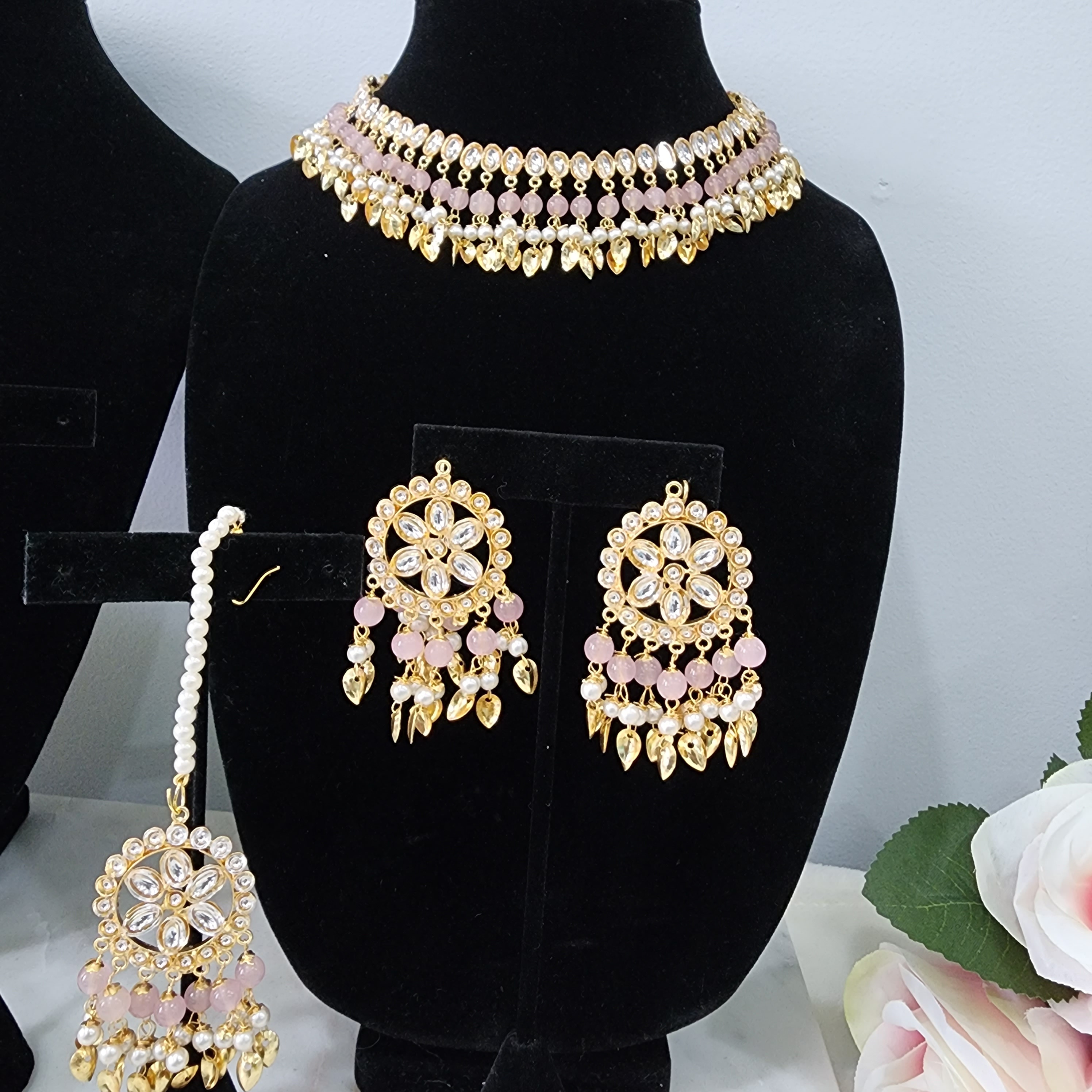 Piple patti Necklace set with pink beads.