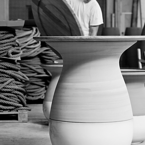 Arisan au travail. Poterie Goiko. Pays basque.