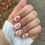Küçük resim: Fall Dökülen Yapraklar Sonbahar Renkli Tırnak Dövmesi Nail Art
