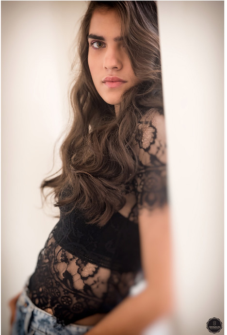 .model shoot poses female