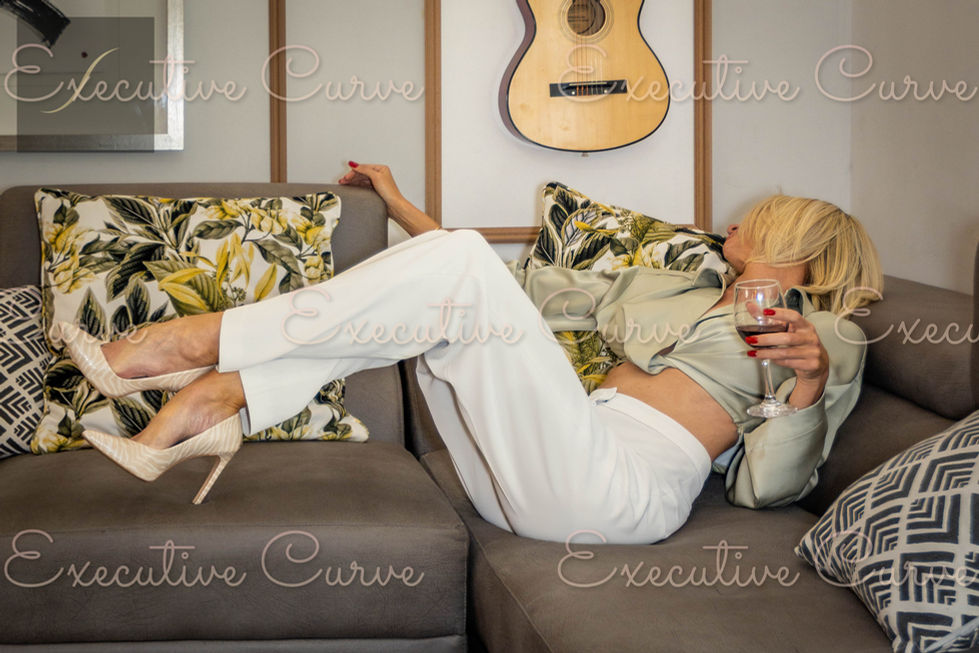 www.executivecurve.com