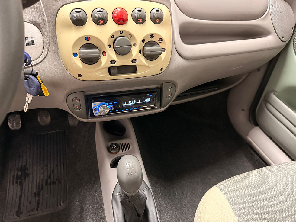 Miniatura: Fiat 600 1.1 Active