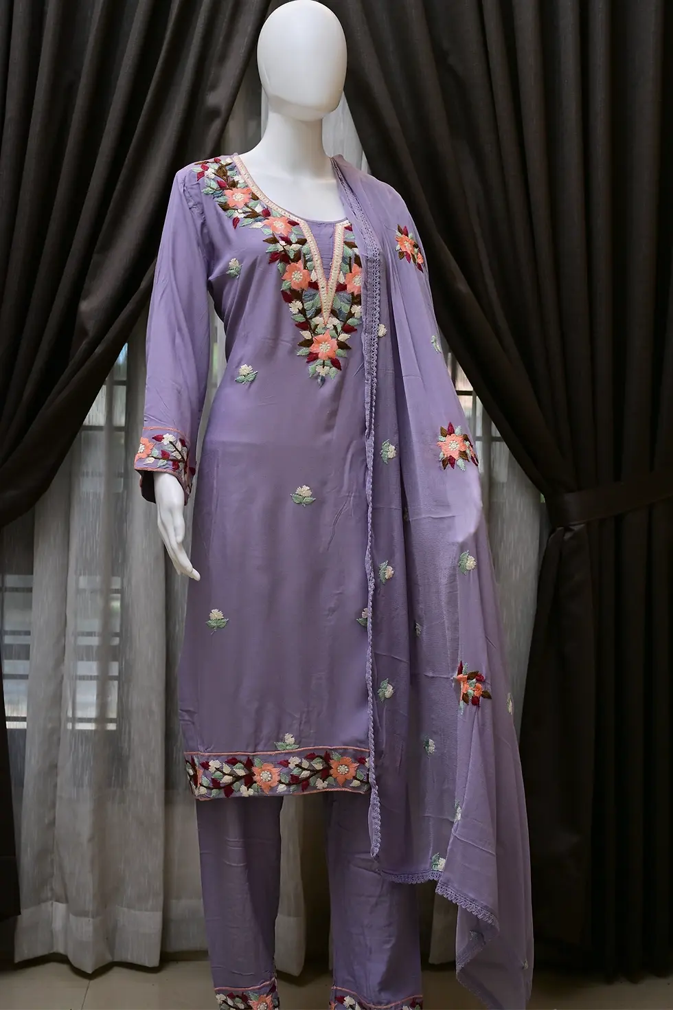 Kashmiri churidar set