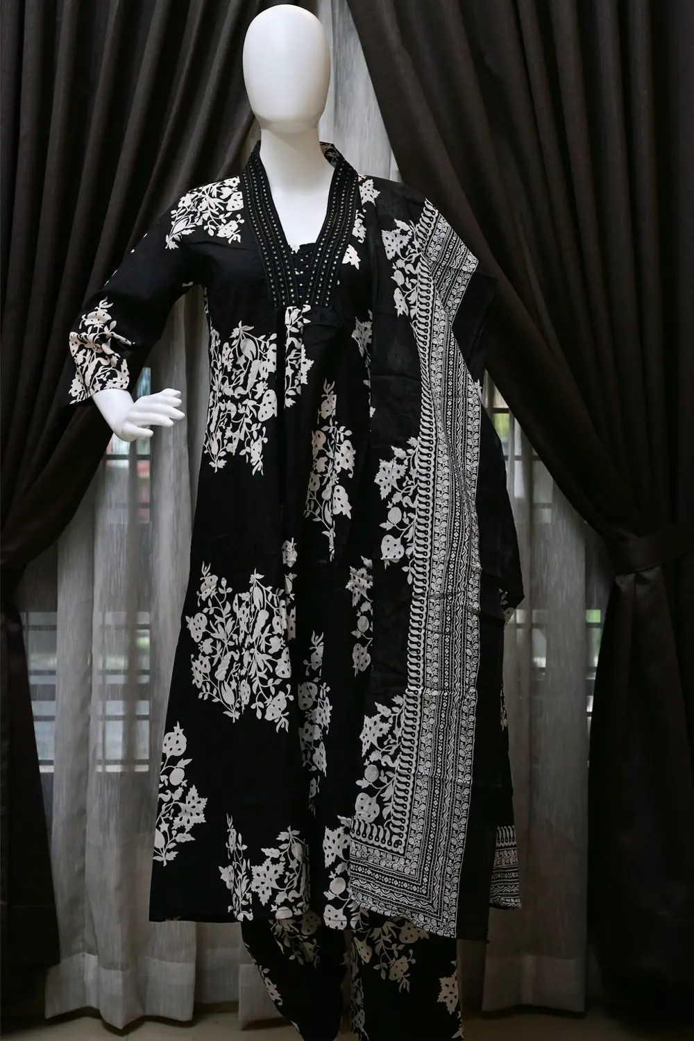 kalavarna churidar set