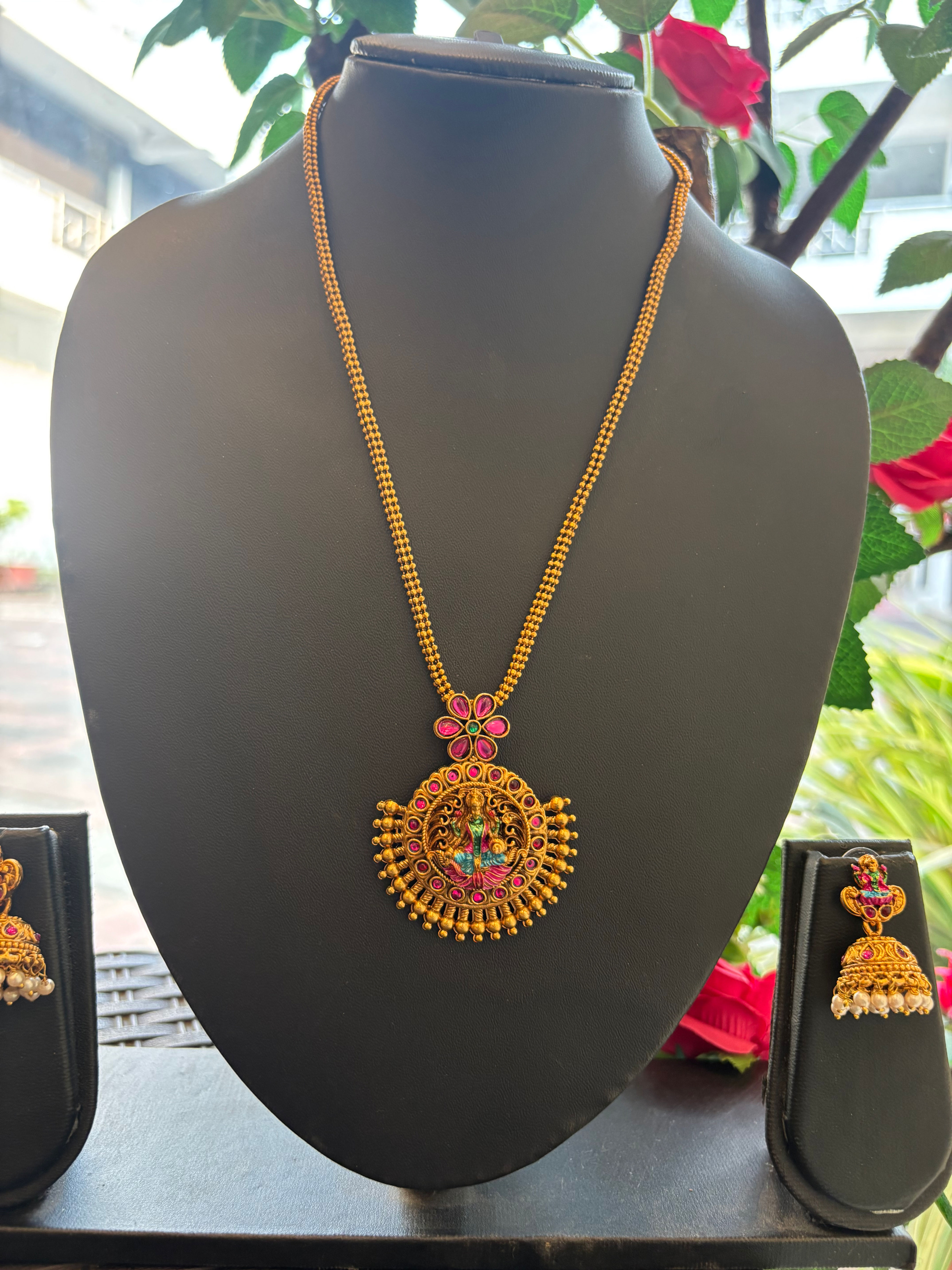 Hand paint Sarawsathi haaram 