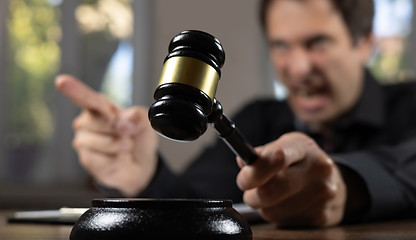 KanPiek Fiscale Advocatuur Amsterdam | Volledige inhoudelijke toetsing aanslagen door civiele rechter als derde daarvoor wordt aangesproken