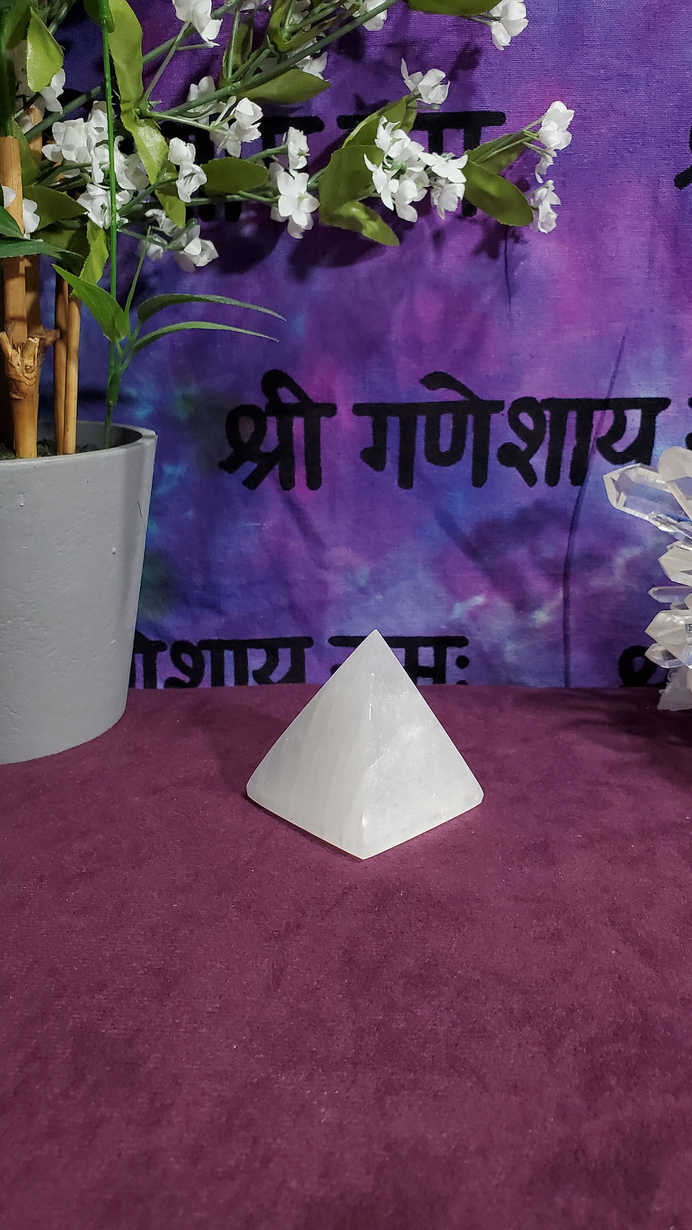 Thumbnail: Selenite Pyramid