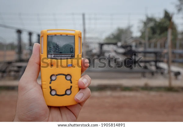 action-worker-using-portable-gas-600w-1905814891.webp
