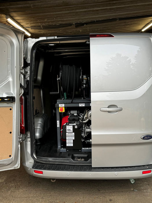 Cheap high pressure water jetting machine in back of ford transit custom van 2019