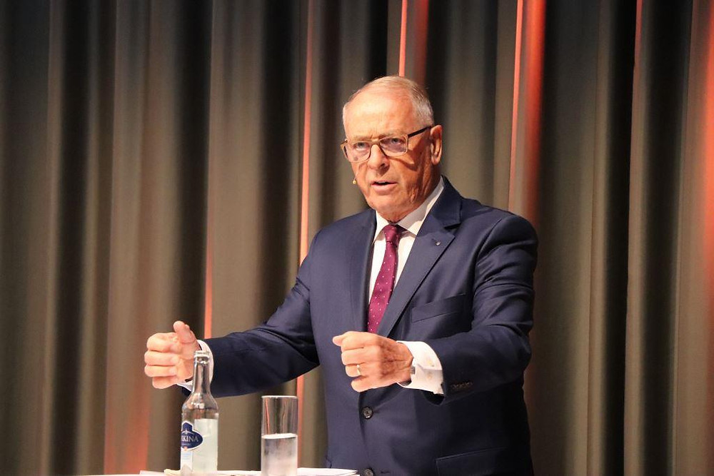 Frühlingsanlass Hope Business Club mit alt Bundesrat Adolf Ogi