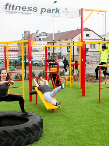 Sportág specifikus pálya mellé jól jön egy erőnléti kondipark