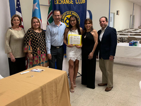 Destacada Estudiante de la AIC recibe la distición de "la Joven del Año 2019".