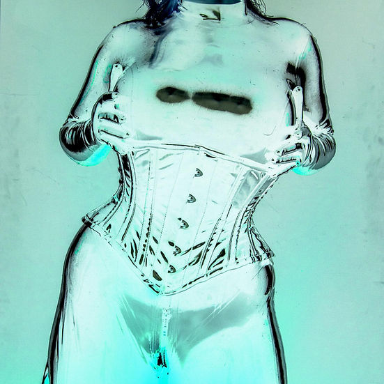 Lauretta X Latex
