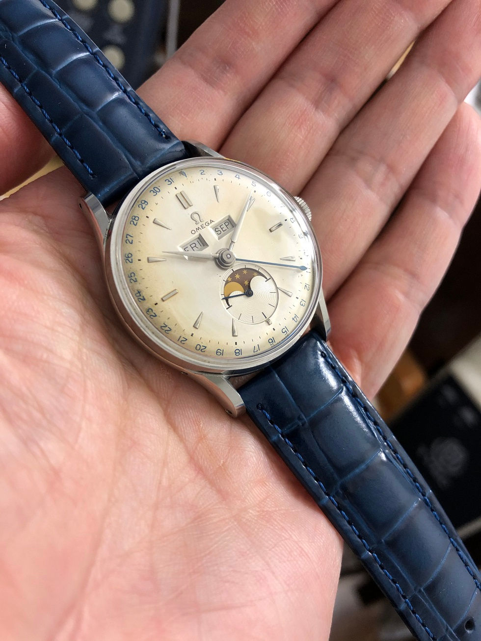 Thumbnail: 1947 OMEGA COSMIC MOONPHASE TRIPLE CALENDAR