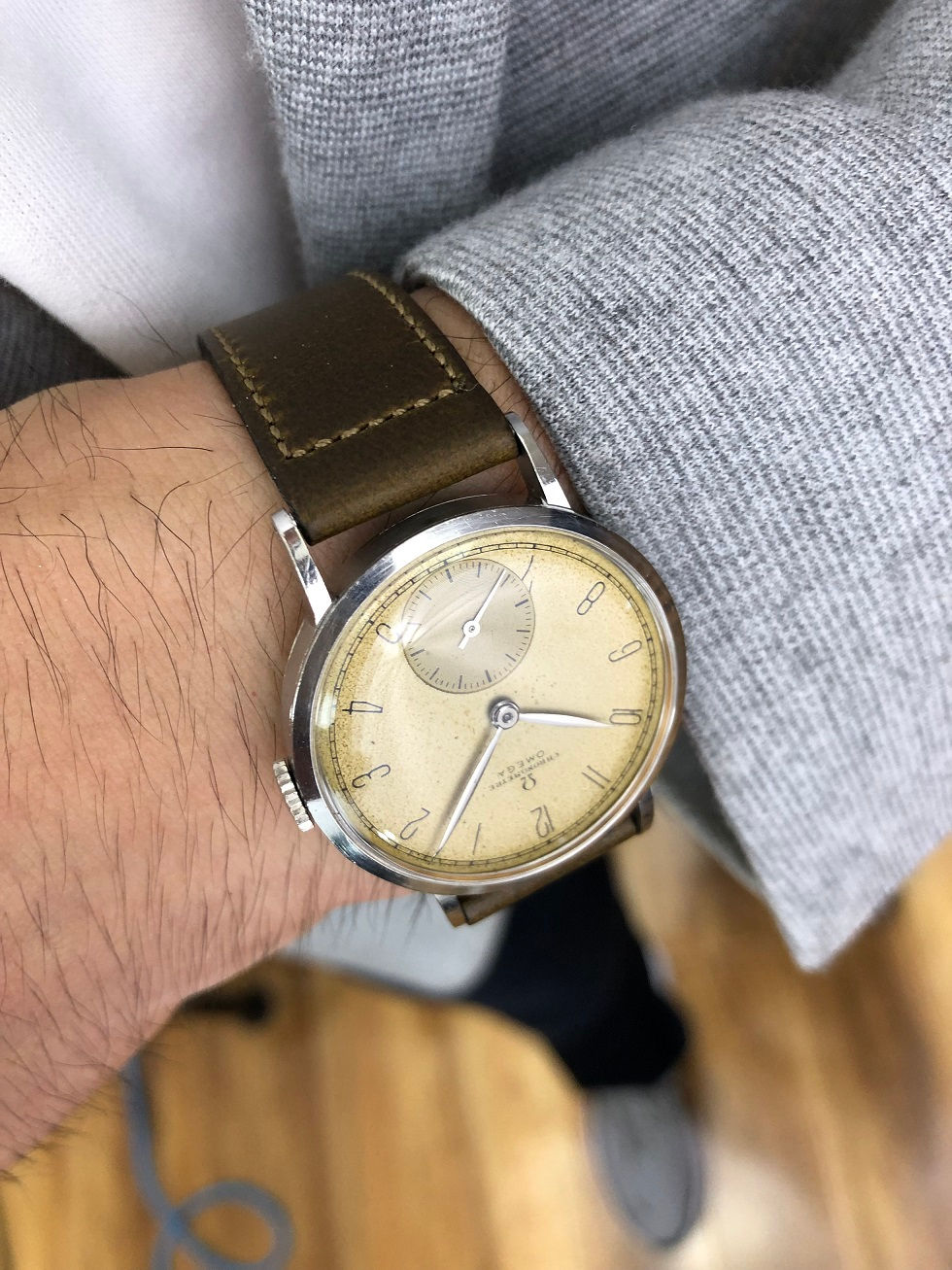 Thumbnail: 1945 OMEGA CHRONOMETRE WATCH