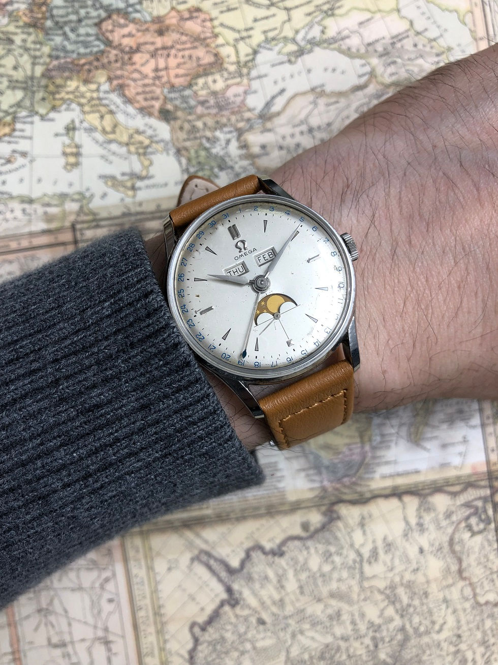 Thumbnail: 1952 OMEGA COSMIC MOONPHASE TRIPLE CALENDAR