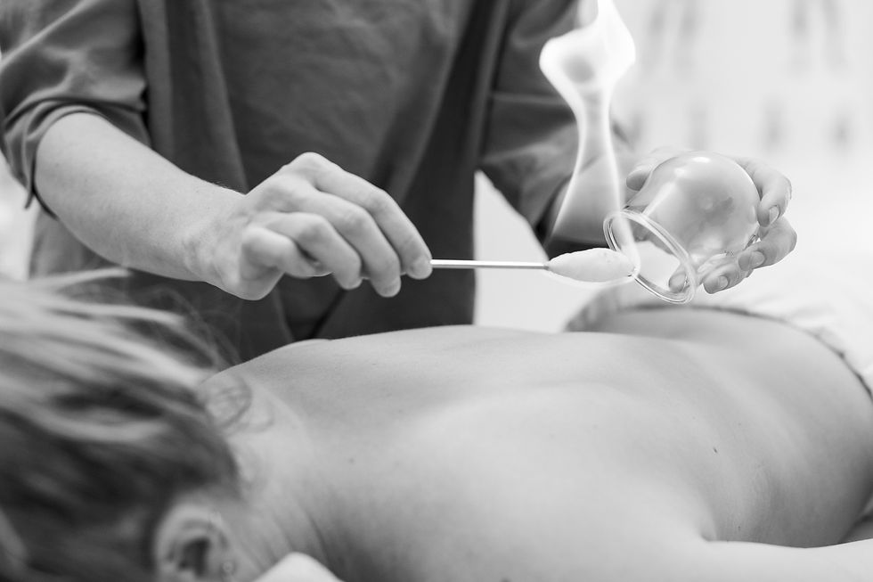 Schröpftherapie als Teil der traditionellen europäischen Naturheilkunde in der Praxis von Ines Speiser