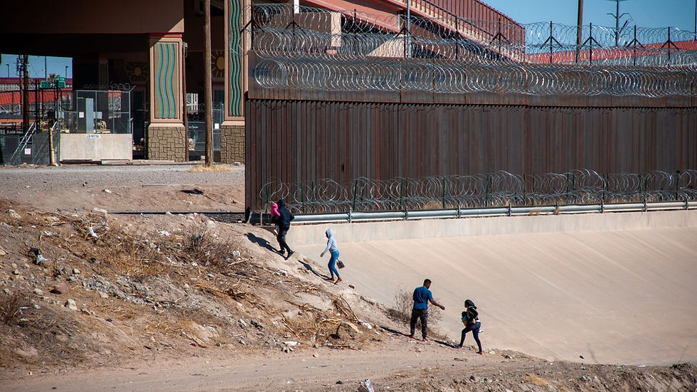 immigrants crossing US southern borther