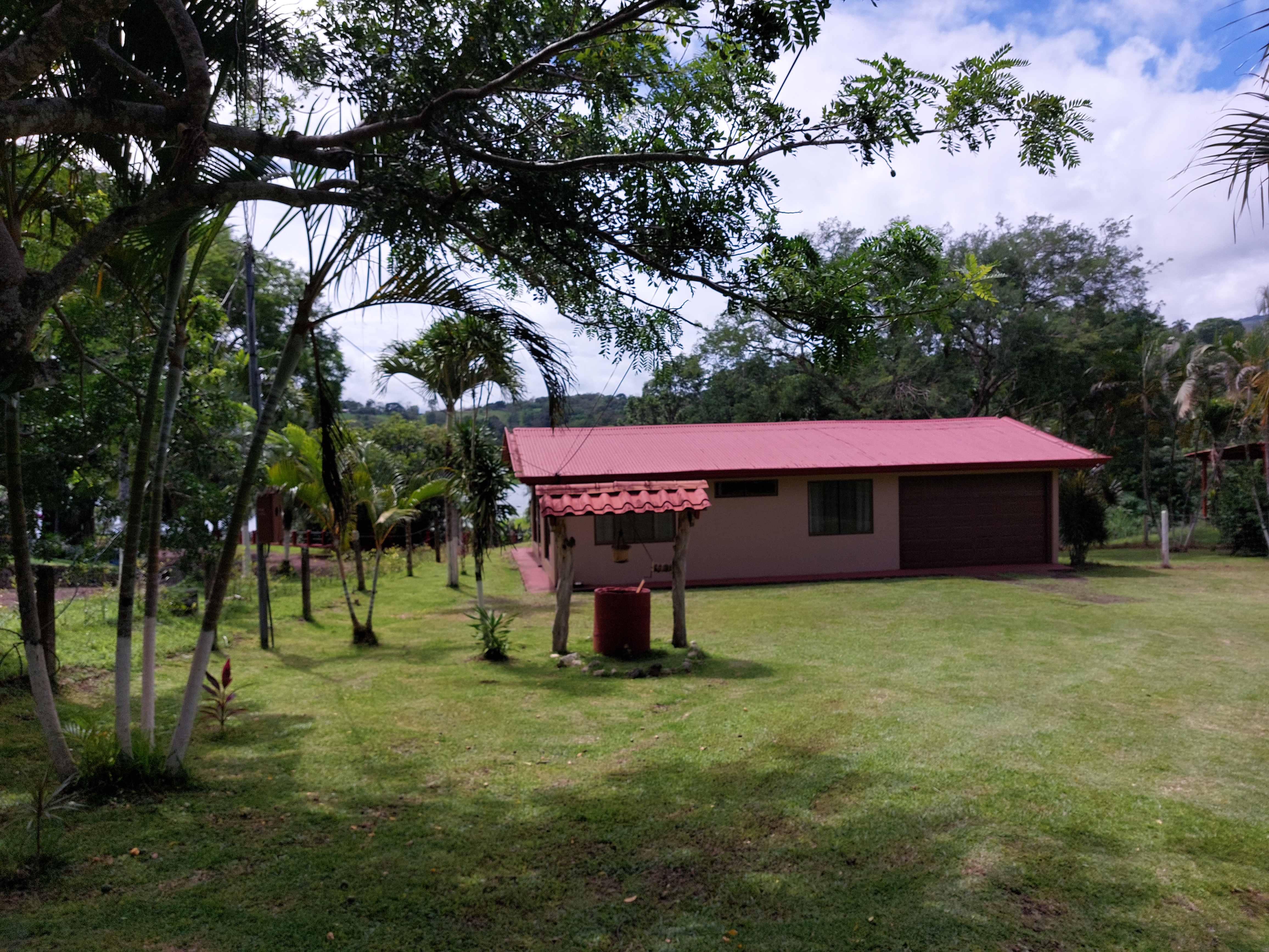 Beautiful 2 BD/2BA Cotagge + office, large enclosed backyard 