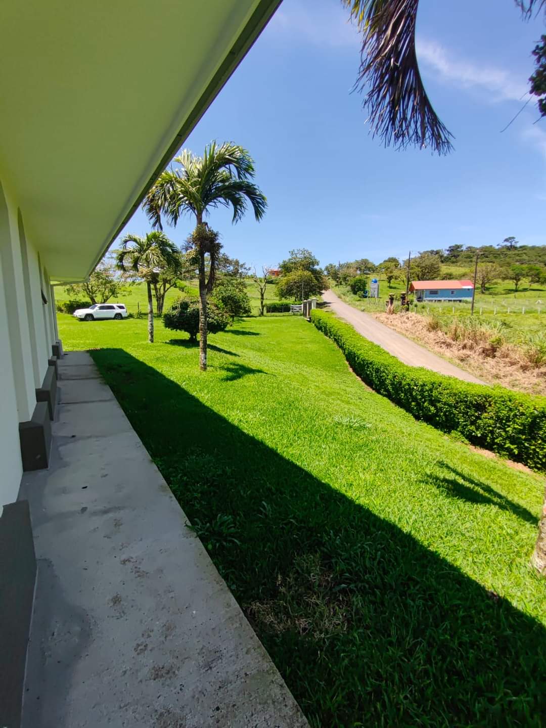 Fully Furnished, Upscale, 4 BD, 2.5 BA, Lake View Home – Parcelas de Quebrada Azul 