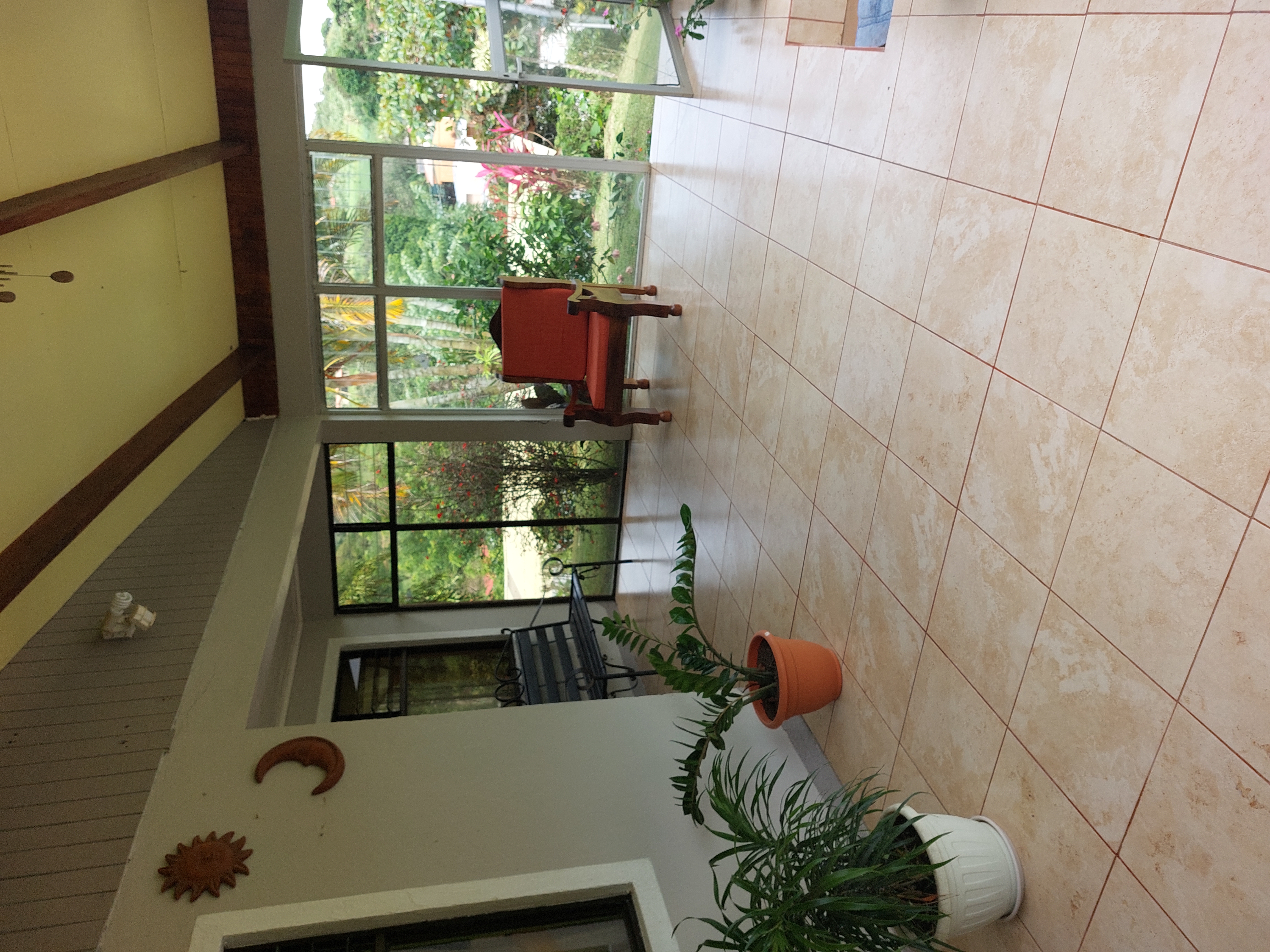 Lovely, Furnished 2BD/1BA Tico Home – Internet included Tronadora 