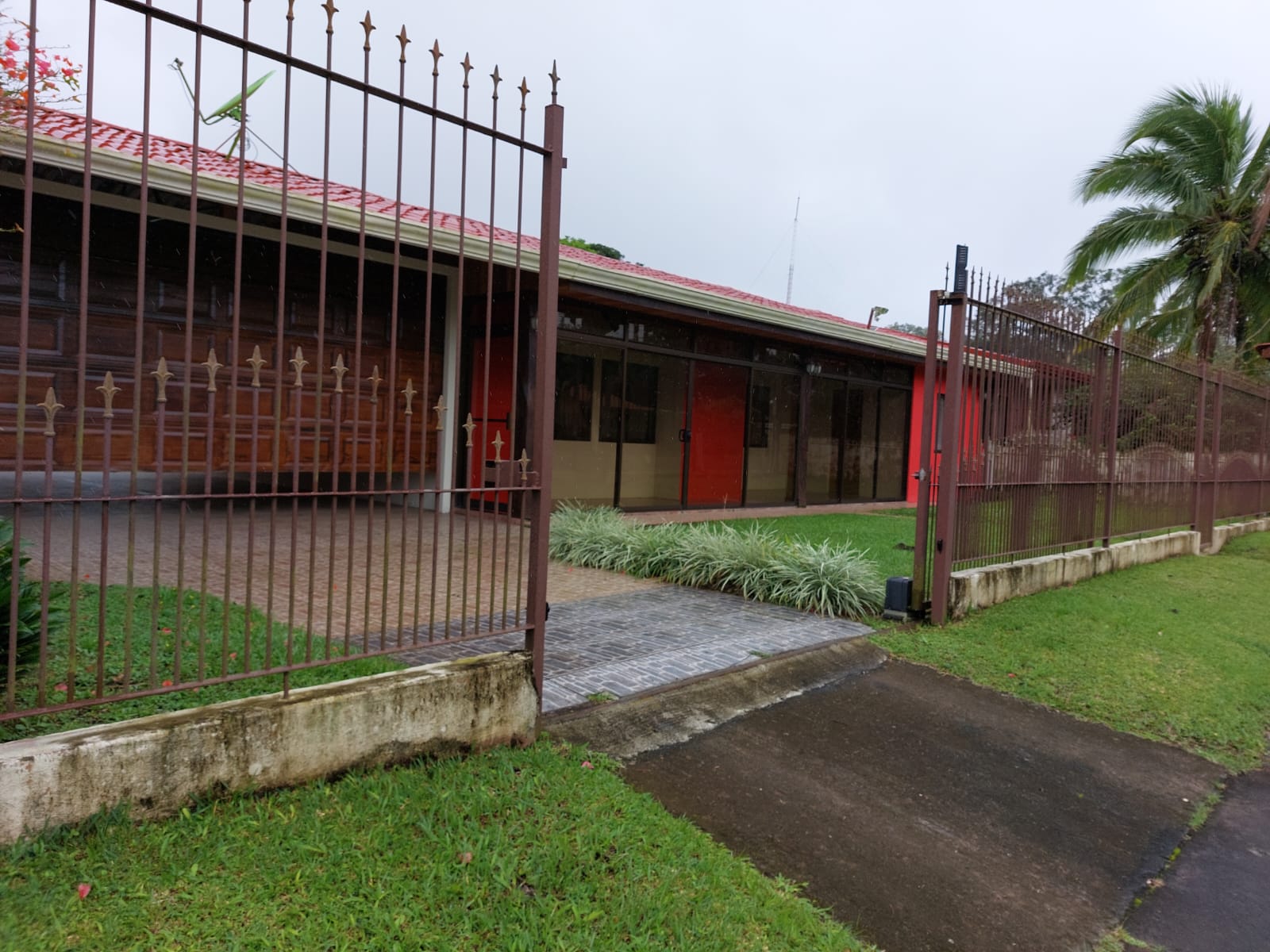 Furnished House W/Pool/Office Area - 3 BD/2BA - W/Utilities 