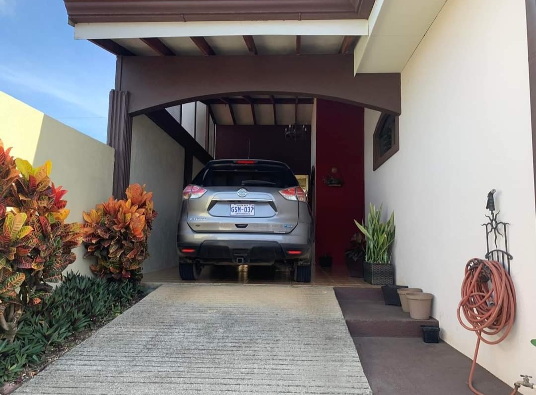 Fantastic 3 BD/2 BA Home in Tilaran’s most Desirable Neighborhood