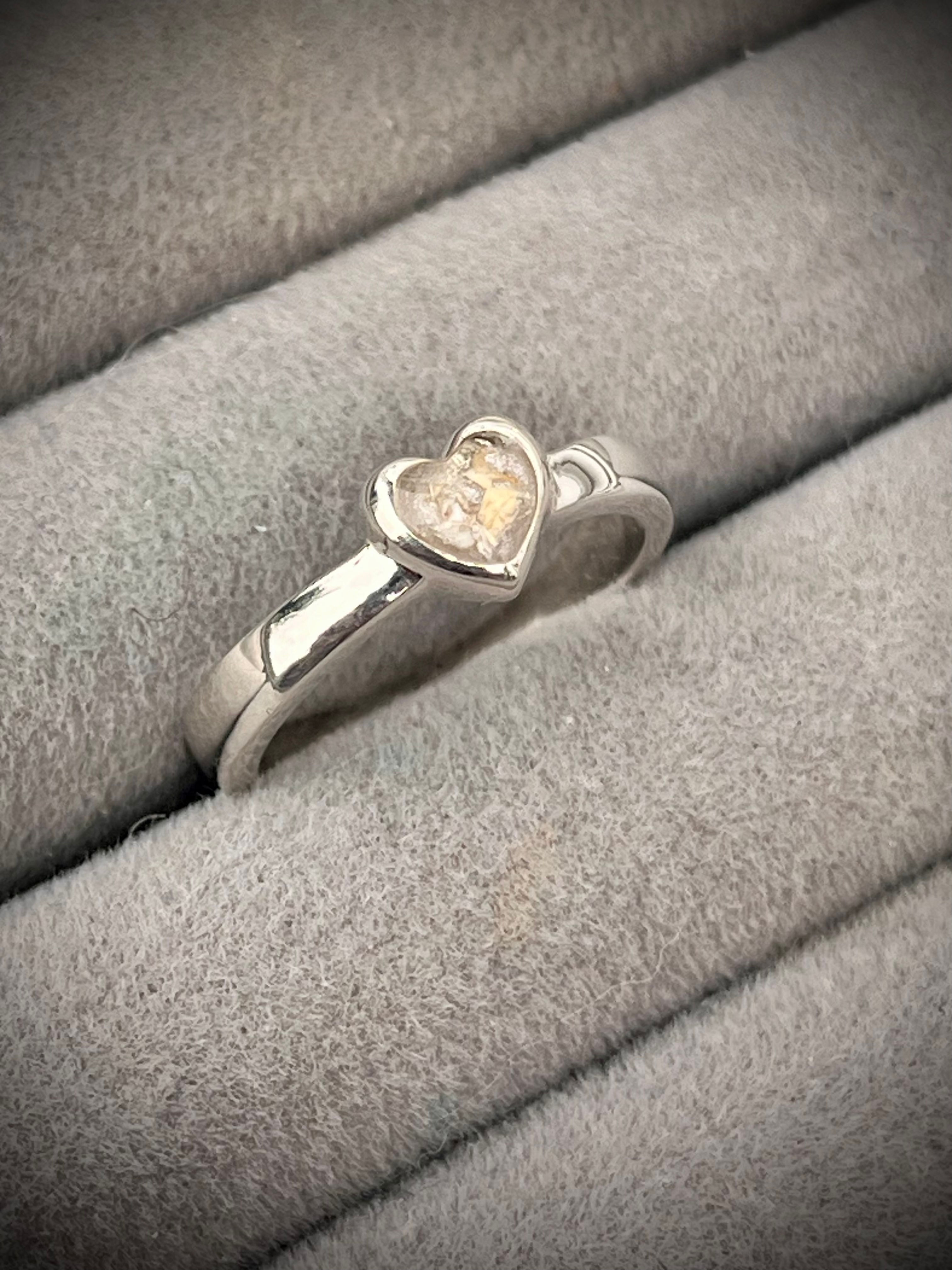 Thick Trim Heart Ring