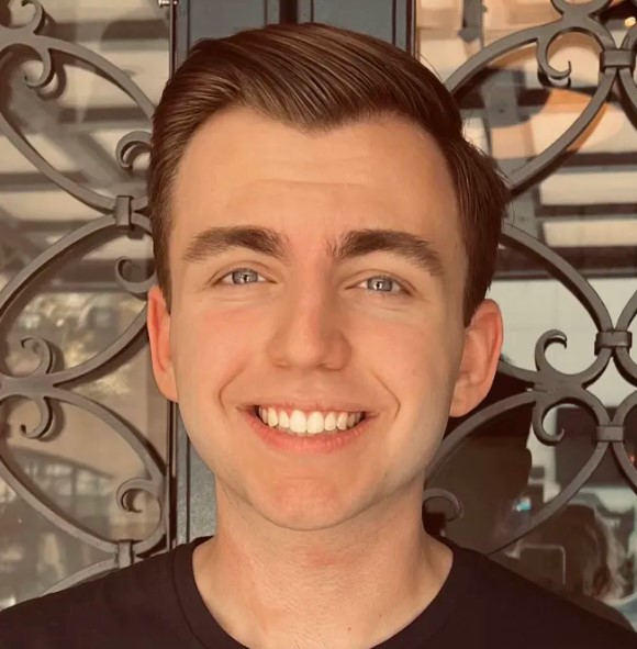 Writer: Maxwell Palance