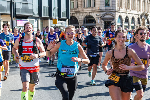 london half marathon runners running race