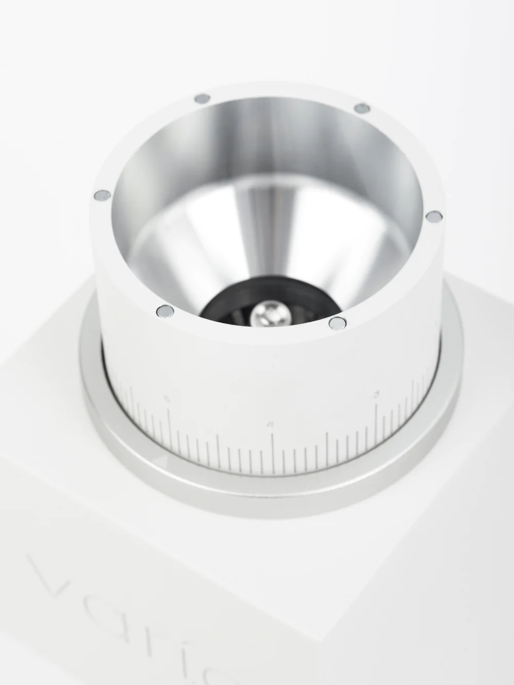 varia_vs3-grinder_white_hopper-close-up.webp