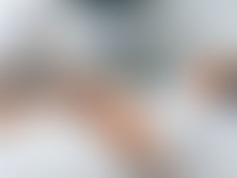 Representação de exames de imagem importantes para a saúde da mulher em diferentes fases da vida