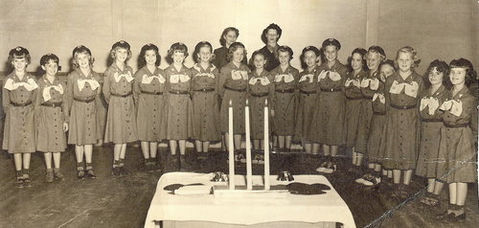 girl_scout_fly_up_1950_500x238.jpg
