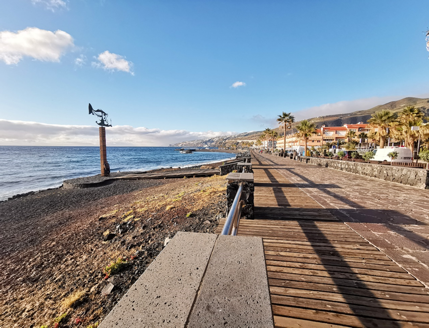 Catetillas promenade, in Candelaria